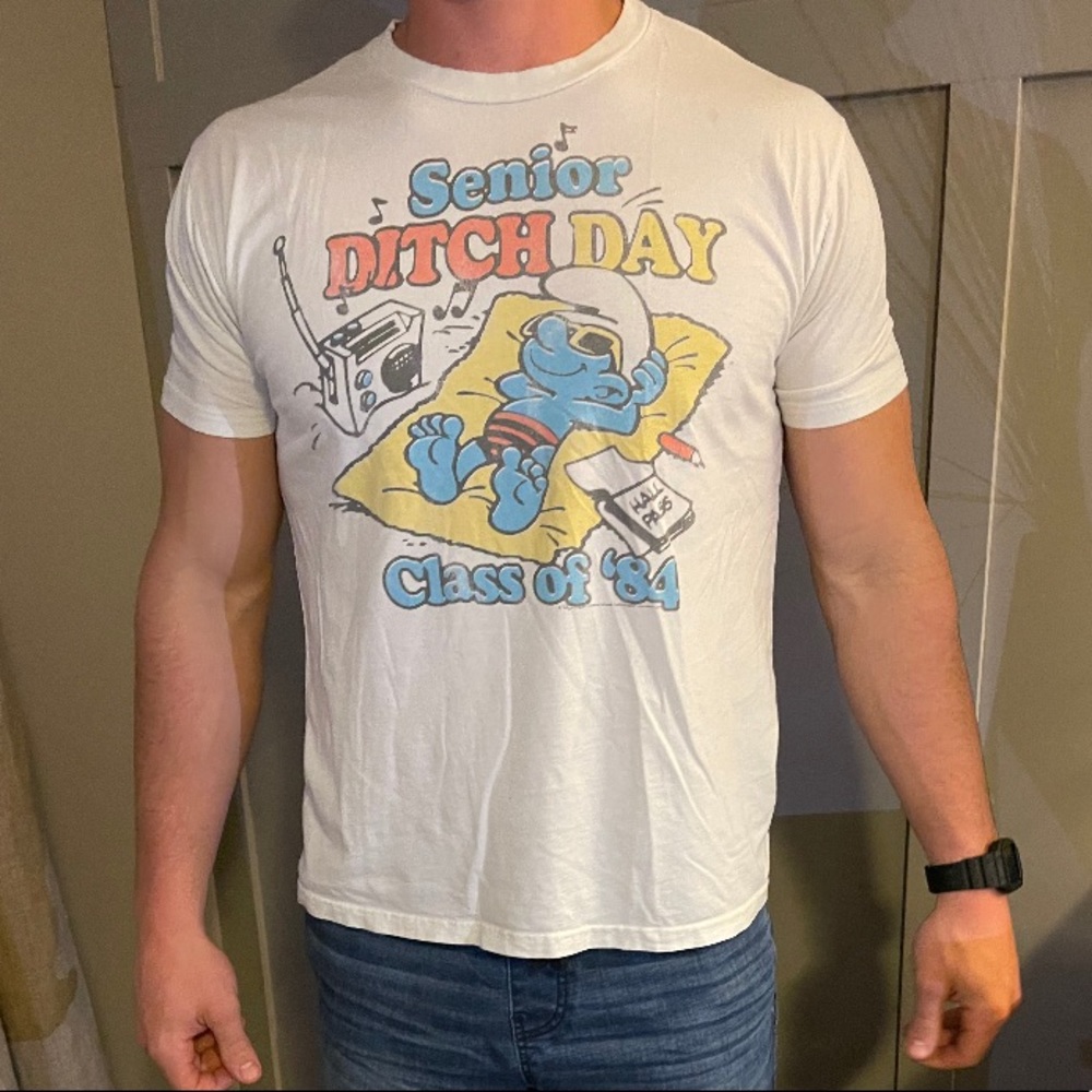 Junk food t shirt size large